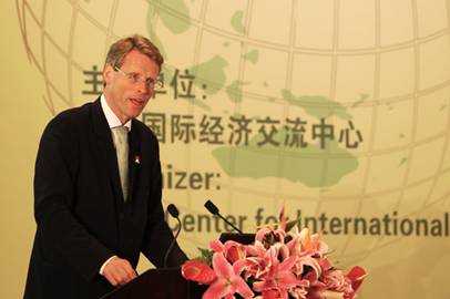 丹麦首相办公室副国务秘书，气候变化特别顾问里德高在主论坛上发表主旨演讲